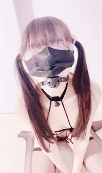 撒尿肛塞自慰流白浆