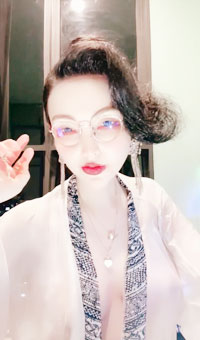 30公分巨屌消失术 高跟鞋插逼 尿尿翻白眼