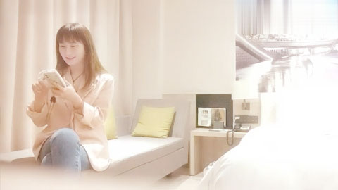 迷妹推荐--深夜2000块约炮白领兼职外围女干到妹子鬼哭狼嚎也没射想加钟妹子说明天还要上班