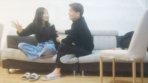 迷妹推荐--21岁姐姐小伙抠逼爽得她浑身颤