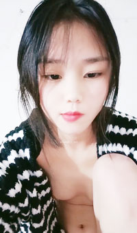 这个闺蜜奶子真漂亮