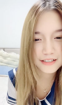 高颜值学生妹！自慰抠逼白浆横流真想舔啊