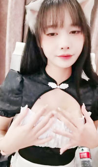 女仆装甜美少女