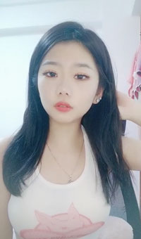 纯欲系天花板,近期下海超高颜值,撩起小背心看小奶子