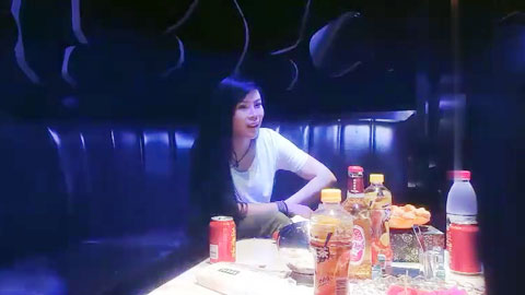 迷妹推荐--KTV口爆三陪女全程实录