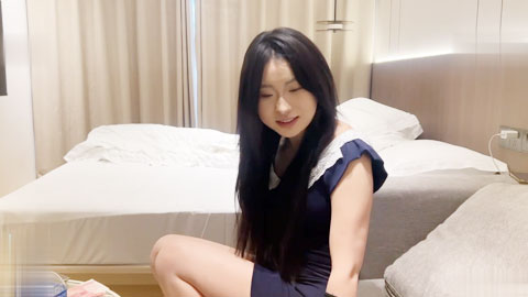 迷妹推荐--在职护士妹妹,妹妹身体微胖笑起来非常好看,皮肤白皙松软体感一绝，胸和屁股非常有弹性，软软的操起来很舒服