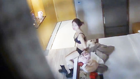 迷妹推荐--高富帅约炮身材超棒的女网红