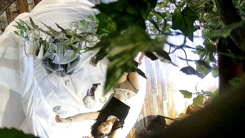 迷妹推荐--绿叶房高清偷拍❤️高颜值美女穿上性感情趣男友挑逗斯文男友做爱