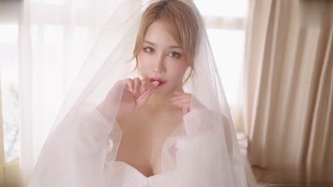 迷妹推荐--辛尤里 梦幻女神浪漫婚纱新婚夜