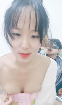 清纯妹子痴迷座莲上位