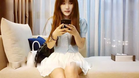 迷妹推荐--偷拍 猛干乖巧纯欲性美少女