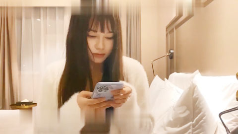 迷妹推荐--笑容甜美惹人怜爱的巨乳嫩妹被草到水流成河1