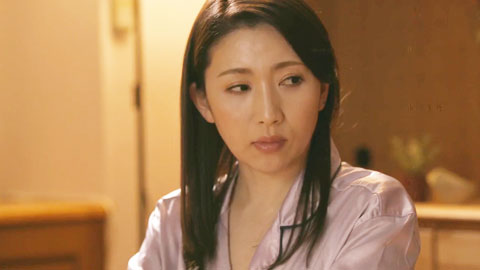 半夜醒来发现岳母在客厅独坐