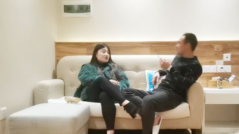 迷妹推荐--约操大胸小姐姐，猛男输出娇喘不断，物超所值不虚此行