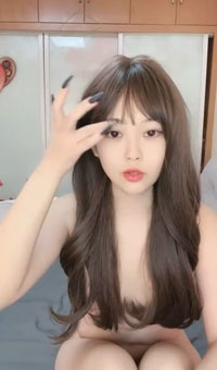 童颜巨乳萝莉脸_肌肤极白反差婊奶头粉软嫩黑丝诱惑掰穴抠逼真骚