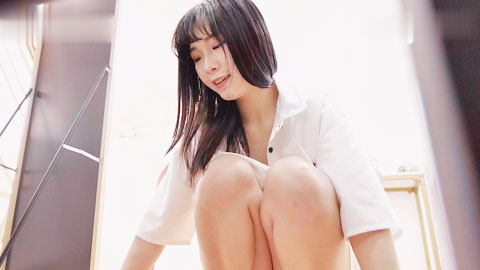 迷妹推荐--不穿内衣的大学生