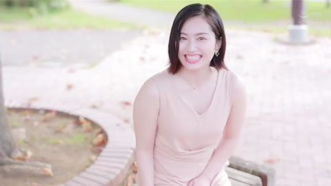 有著多樣容貌的人妻 紫月由香里 29歳 AV出道