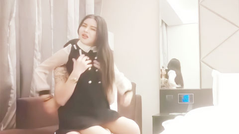 迷妹推荐--巨乳肥臀人好骚，床上干的直求饶