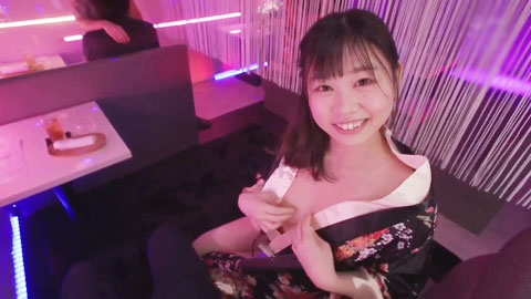 第一次去摸奶店，那个女的好像朋友的女友！