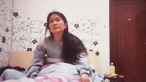 迷妹推荐--偷拍自己老婆，温柔少妇骚逼淫水多，真实叫床声让你射