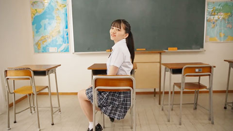 《青春不结束》_18岁微酷篮球少女AV出道，将学生生活奉献给社团活动和浪漫_葵洙-03