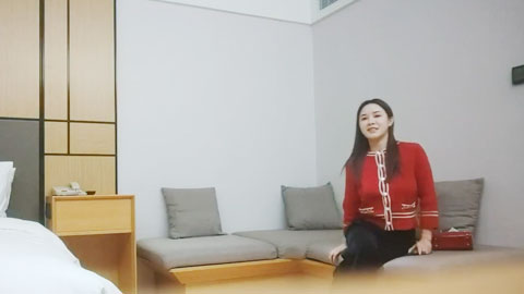 迷妹推荐--近期最完美的一对美乳，配上清纯明星脸，精彩程度再攀高峰，打桩机猛烈抽插