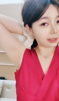 前段可发抖音了，才艺女神爱跳舞！一丝不挂太美了！