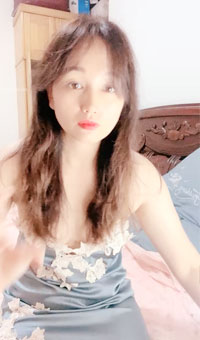 到乡村小道旁，跳蛋塞穴，紧张刺激又爽