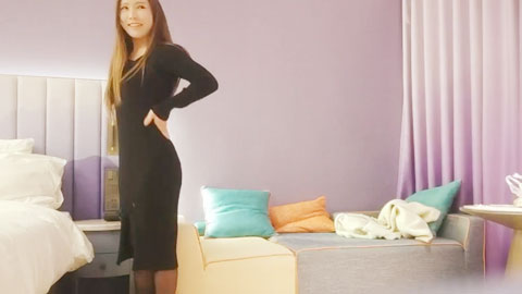 迷妹推荐--168CM女神，腰细美腿很活泼，穿上黑丝吸吮口交，各种姿势爆插小穴妹子爽翻