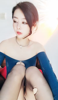 绝对极品的眼镜女神！骚水流不停