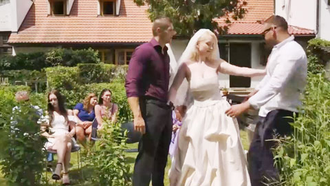 报复逃课的新郎