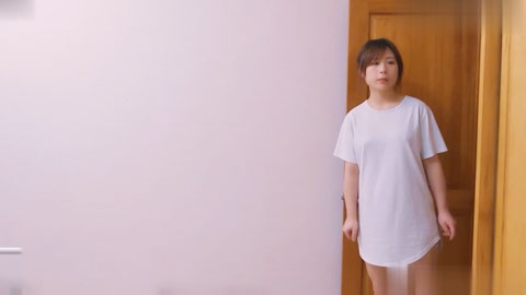 迷妹推荐--女友为保护欠债男友沦为玩物