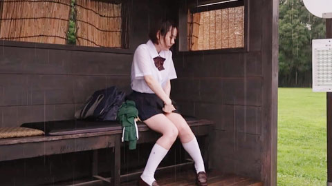 MIDA_007_突如其來的大雨…濕透的她竟然被NTR！我的高中巨乳女友被陌生大叔的肉棒徹底征服了_水卜櫻__001