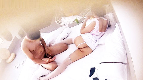 迷妹推荐--欧美范大眼美女化身兔女郎和男友激情啪啪