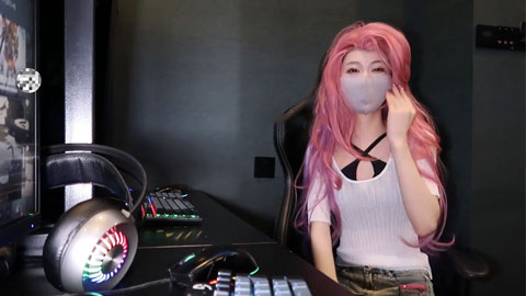 迷妹推荐--网咖包间吃鸡陪玩