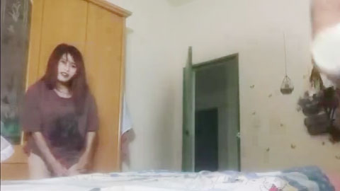 贵在真实，直接到她的出租房操逼了